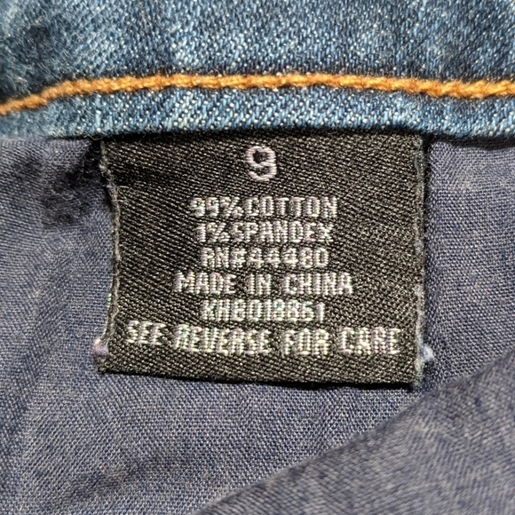 Tinseltown Denim Distressed Shorts Junior's Size 9 - Picture 4 of 9